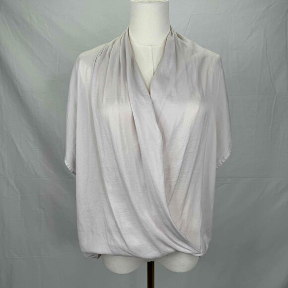 Vince Cream Short Sleeve Draped Blouse Small Preppy Transitional Basic Neutral - Picture 2 of 14